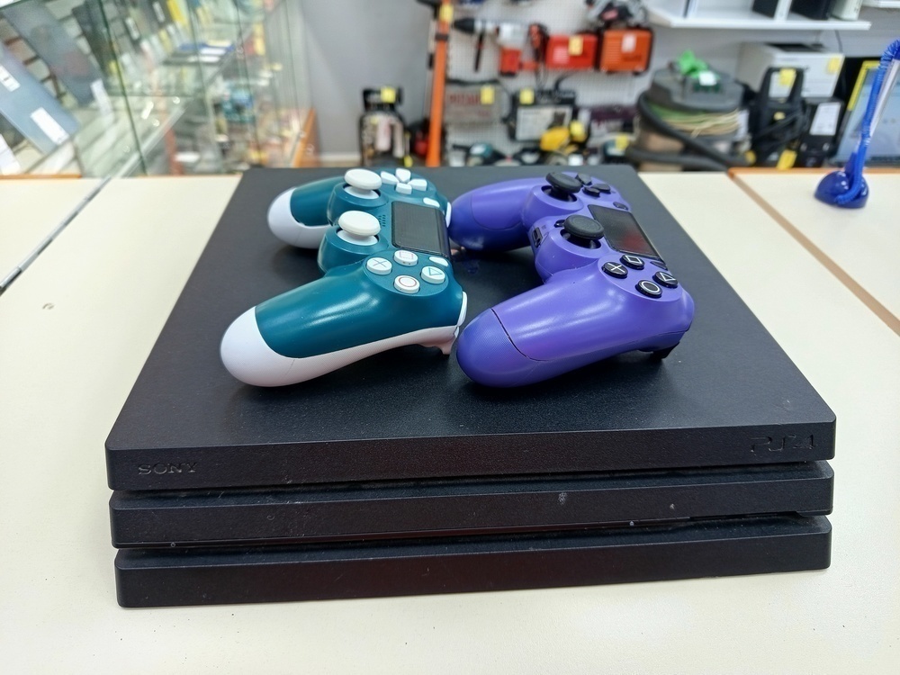 Игровая приставка PlayStation 4 Pro 1Tb