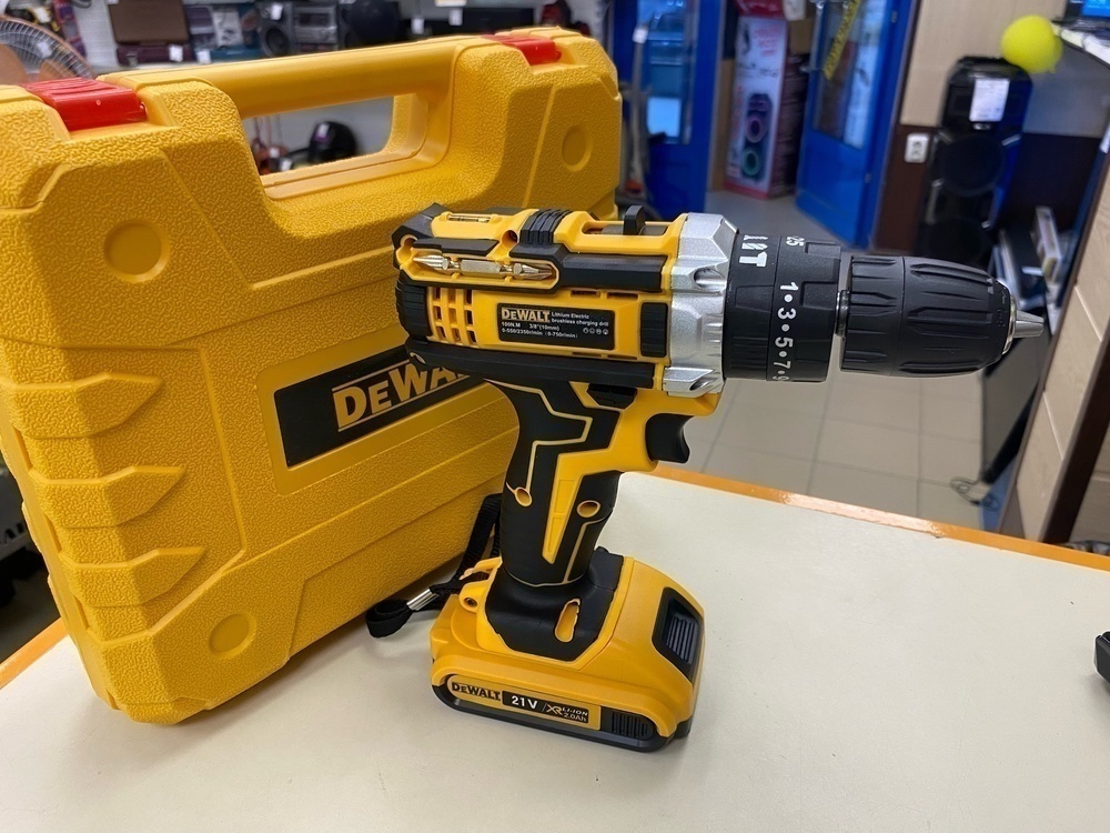 Шуруповерт Dewalt DC 721KA