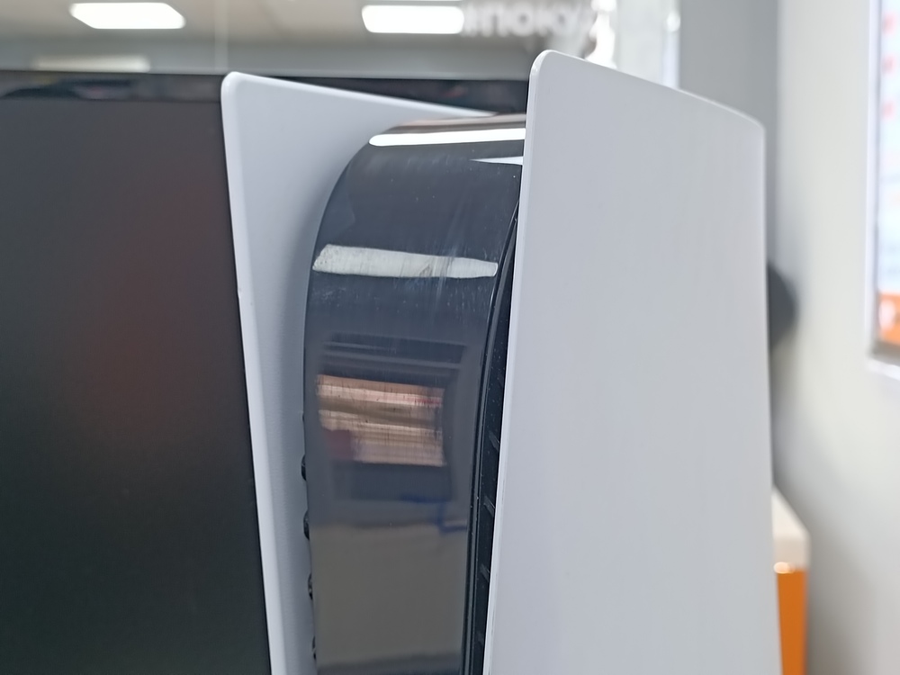 Игровая приставка PlayStation 5 825Gb (С дисководом)