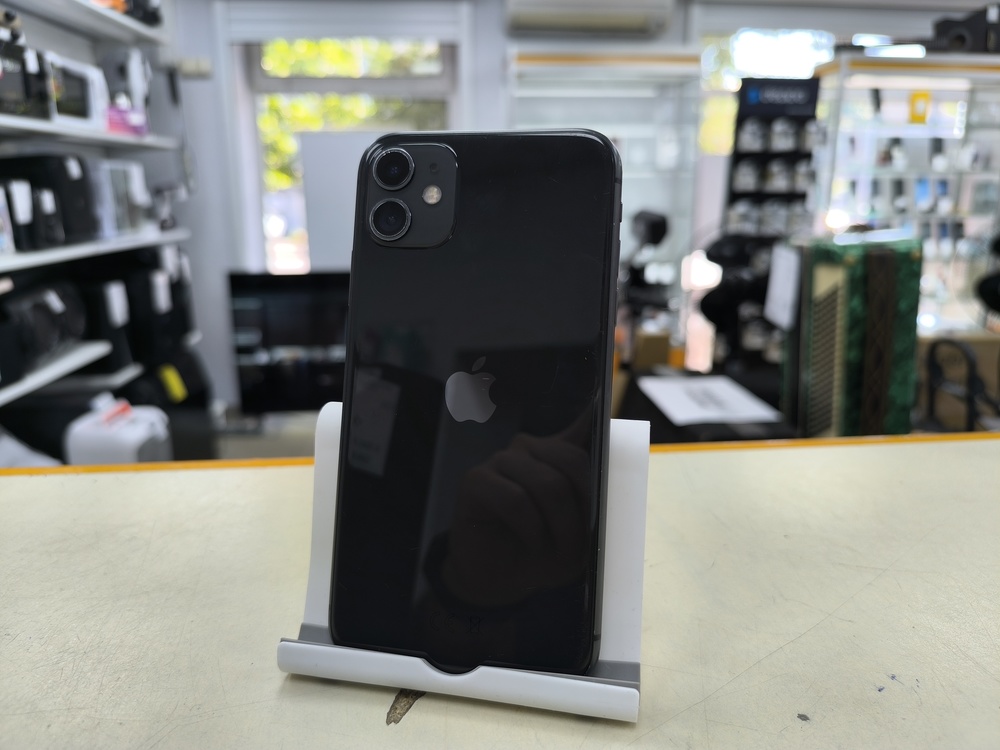 Смартфон Apple iPhone 11 64Gb