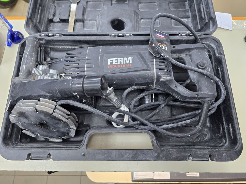 Штроборез Ferm WCM1001P
