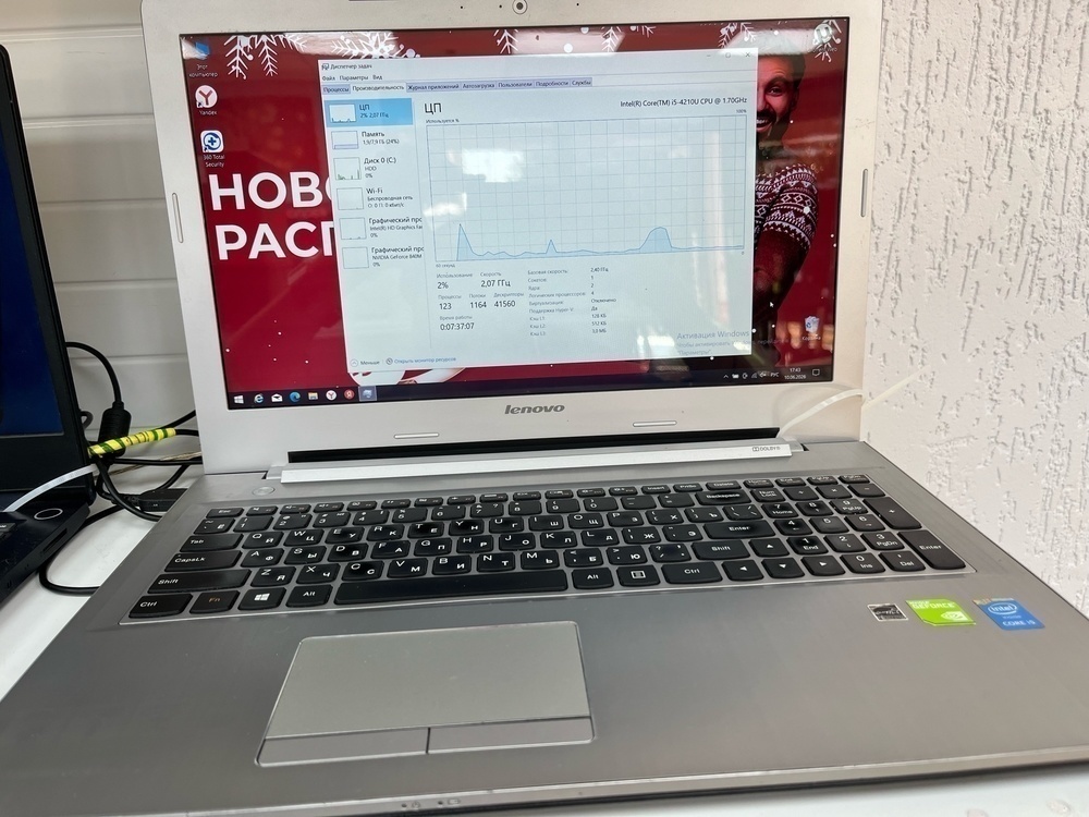 Ноутбук Lenovo; Core i5-4210U, GeForce 840M, 8 Гб, Нет, 1 Tb