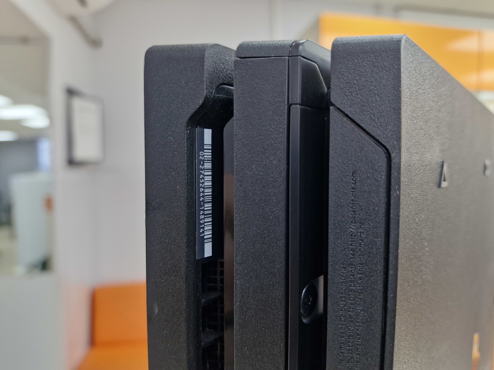 Игровая приставка PlayStation 4 Pro 1Tb