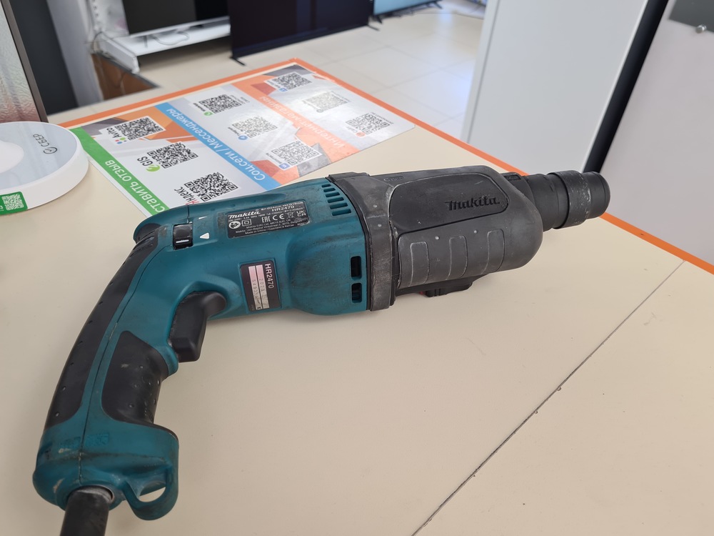 Перфоратор Makita HR2470