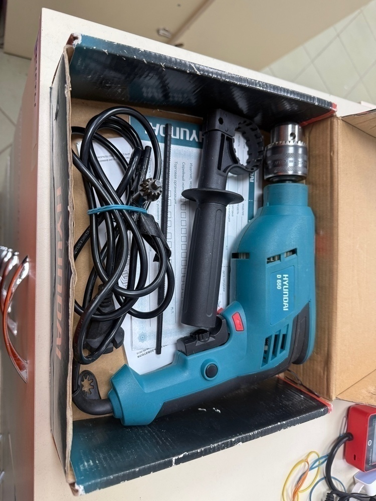 Дрель-ударная Hyundai D 650