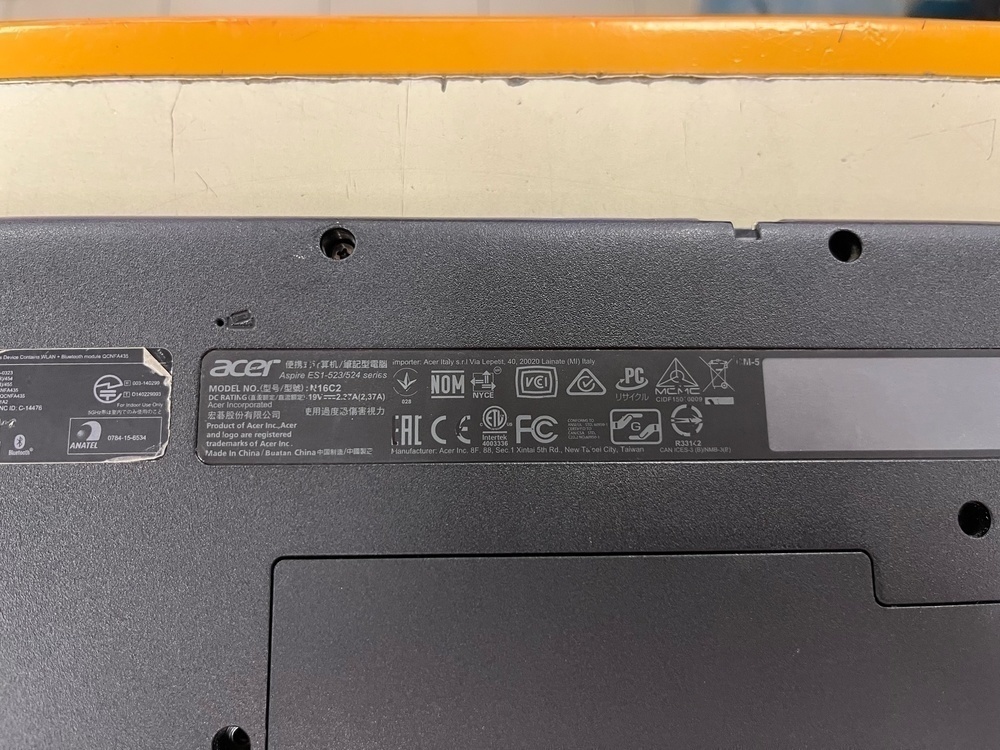 Ноутбук Acer; A4-7210, Radeon R3 series, 4 Гб, 120 Гб, Нет