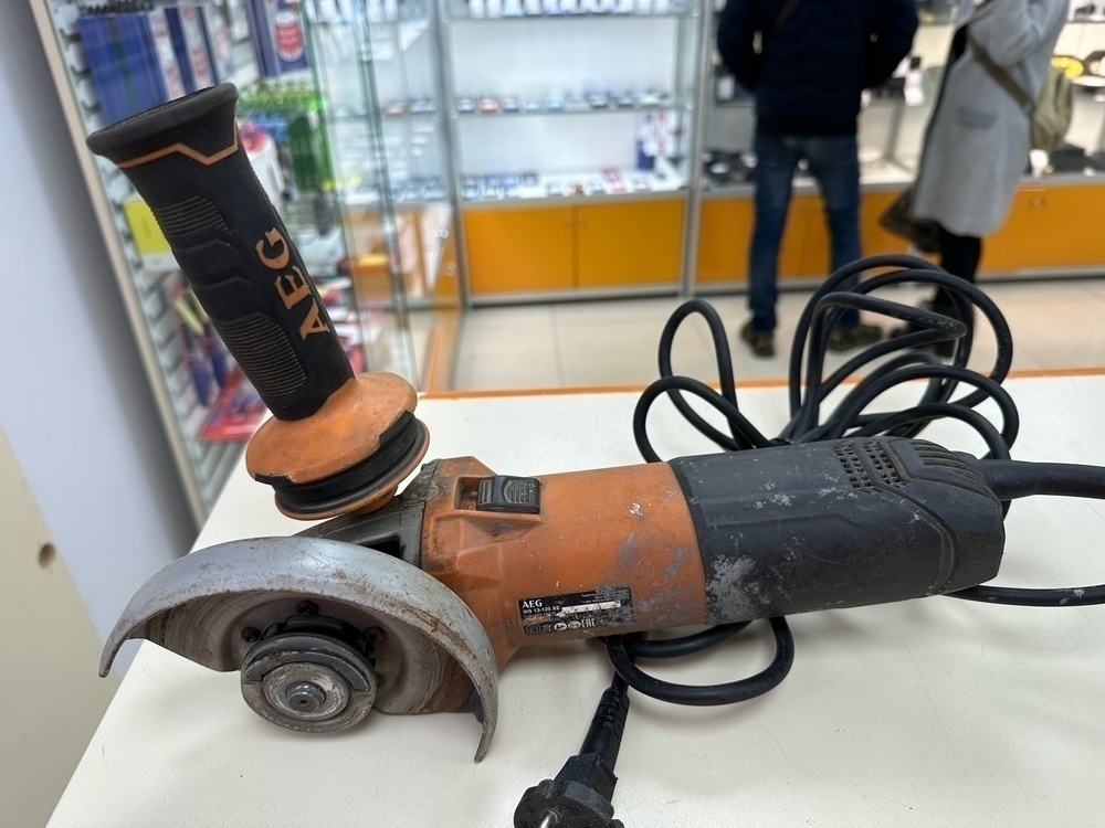 Угловая шлифмашина AEG WS 13-125XE