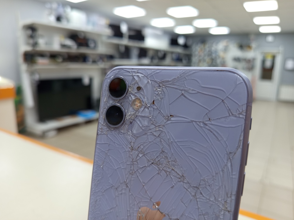 Смартфон Apple iPhone 11 64Gb