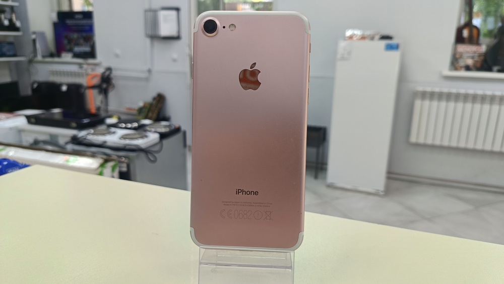Смартфон Apple iPhone 7 64Gb
