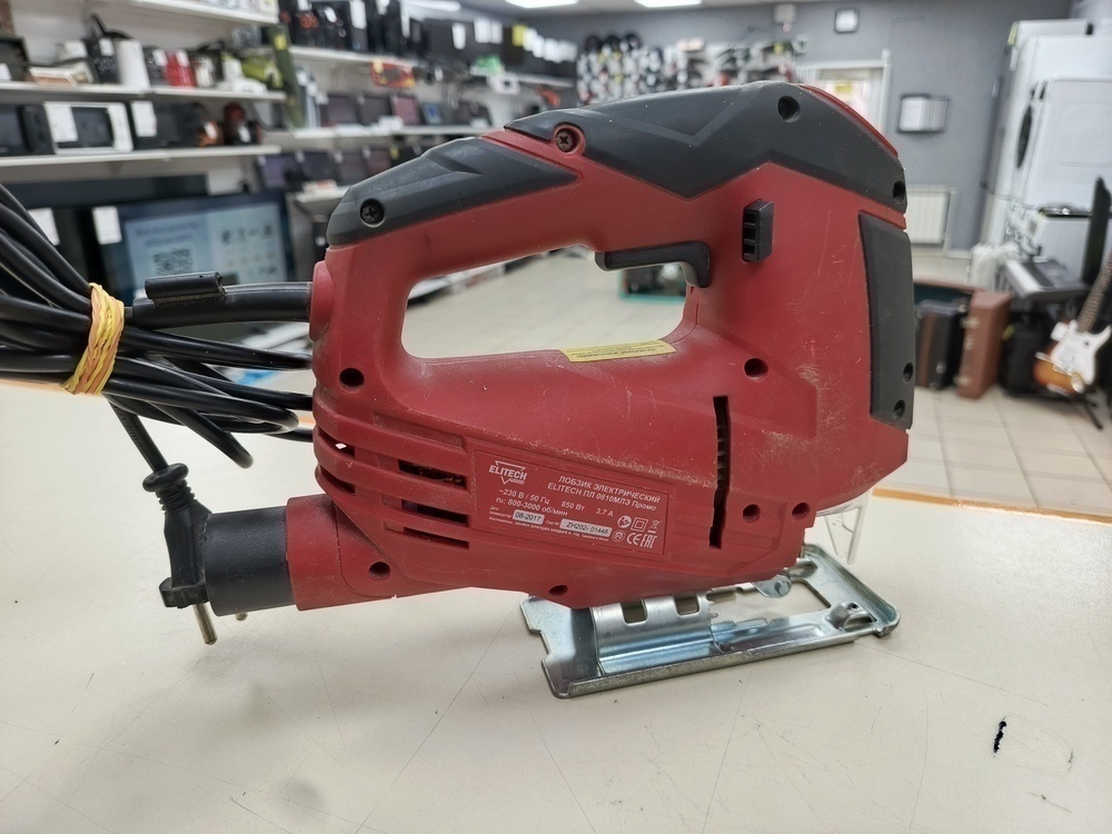 Лобзик Elitech ПЛ 0810МЛЭ