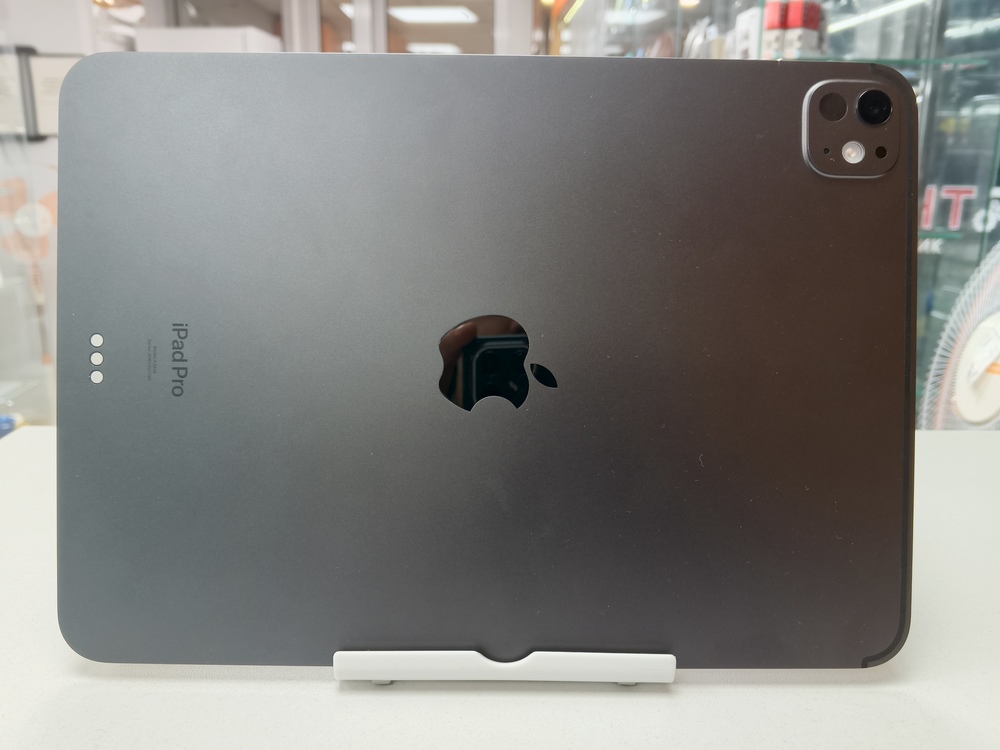 Планшет Apple iPad Pro 256 ГБ(11 дюймов, M4) 2024 A2837/A3006 (Wi-Fi + Esim)