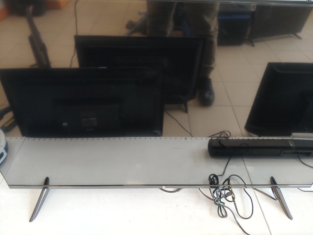 LED Телевизор HI VHIX-50U169MSS