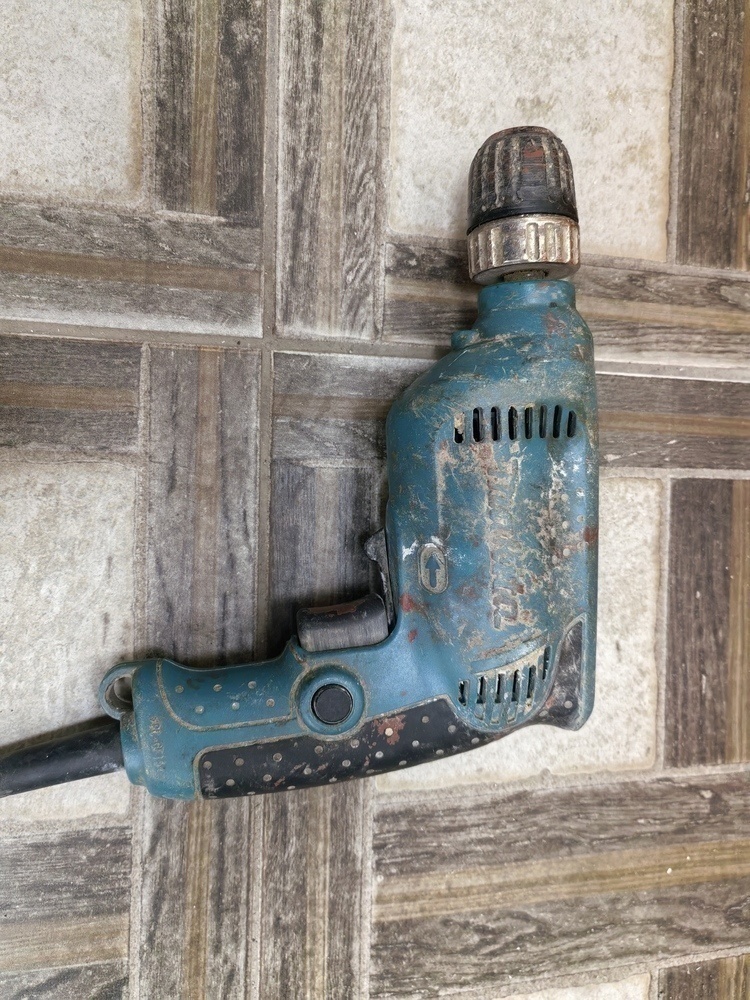 ДРЕЛЬ-ШУРУПОВЕРТ MAKITA 6413
