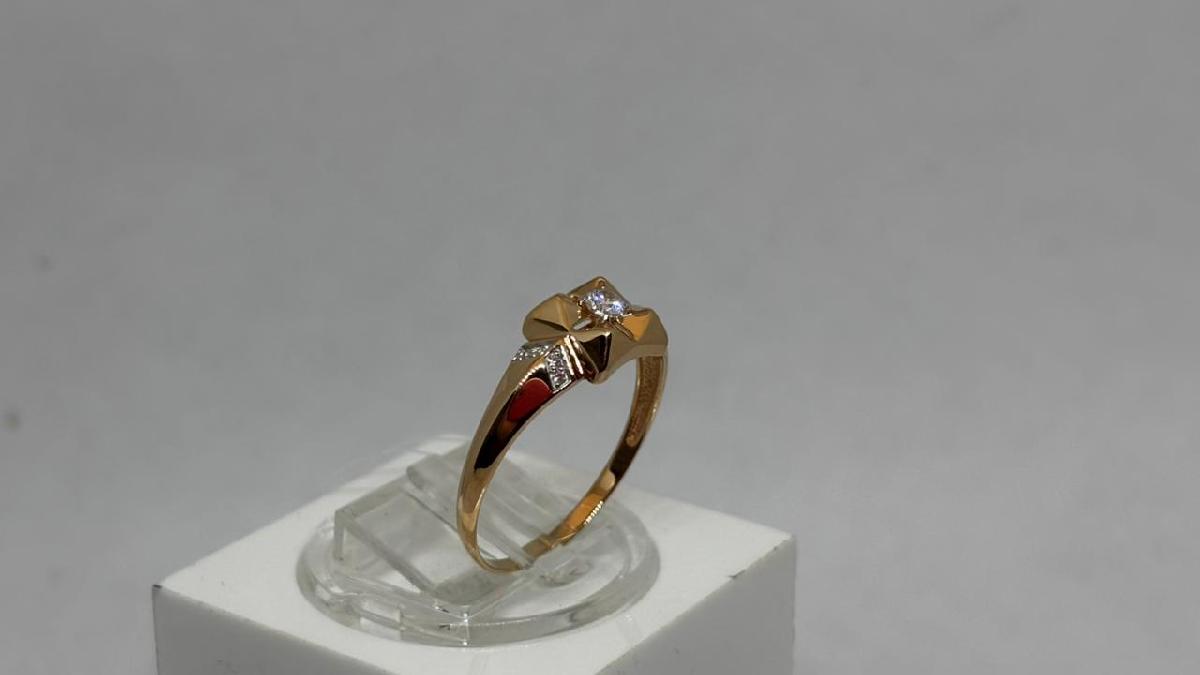 КОЛЬЦО С КАМНЯМИ (Au 585)