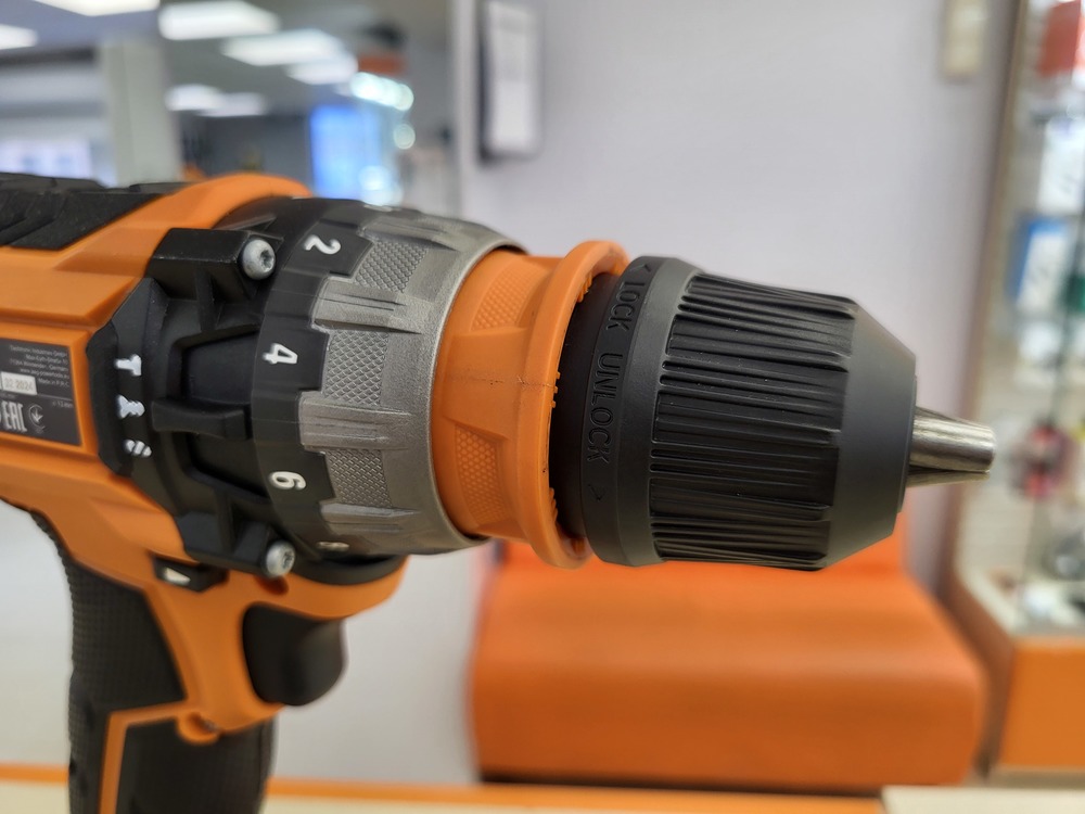 Шуруповерт AEG BSB 18CBL