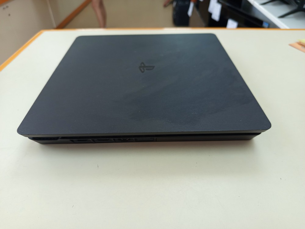 Игровая приставка PlayStation 4 Slim 500GB Игровая приставка PlayStation 4 Slim 500GB
