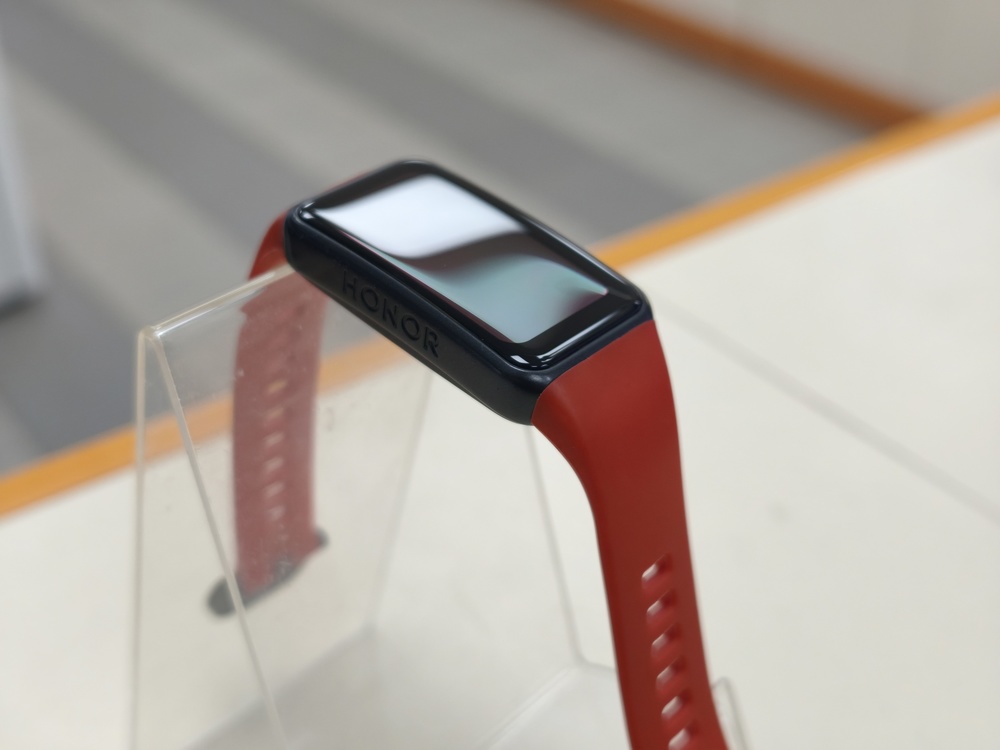 Фитнес-браслет Honor BAND 6