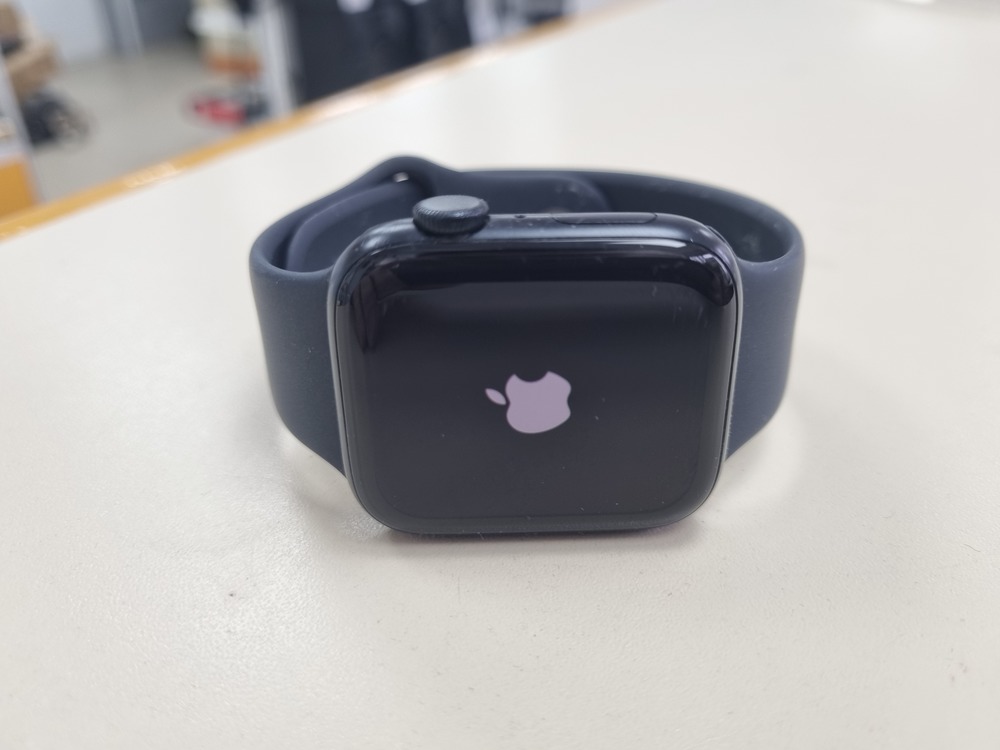 Смарт-часы Apple Watch SE 2020 44mm