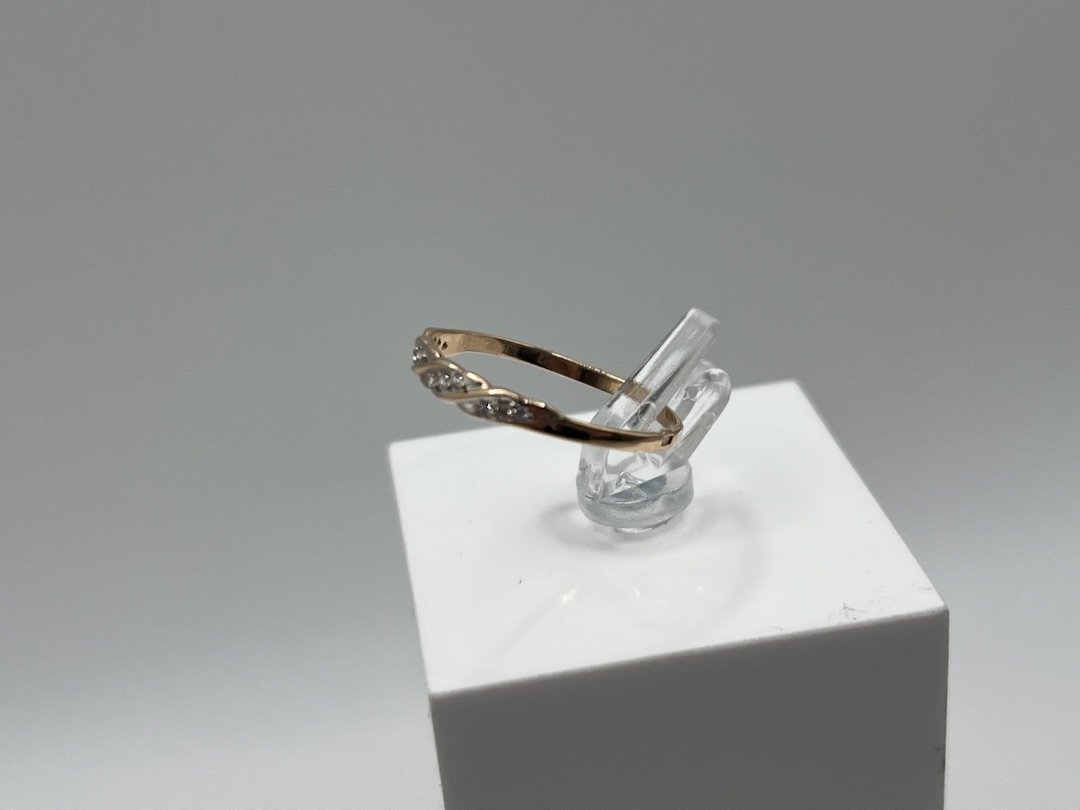 КОЛКМИ375 КОЛЬЦО С КАМНЯМИ (Au 375)