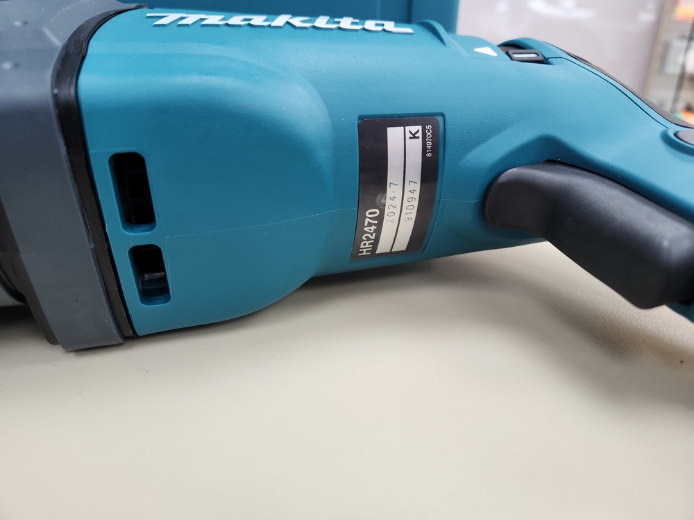 Перфоратор Makita HR 2470