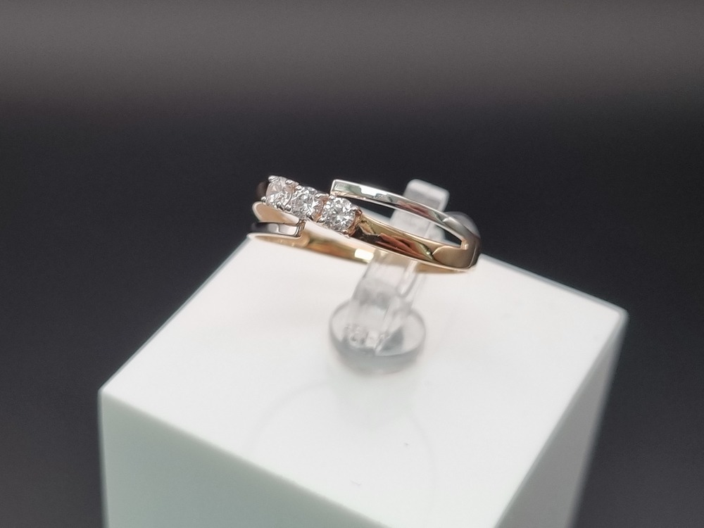 КОЛЬЦО С КАМНЯМИ (Au 585)