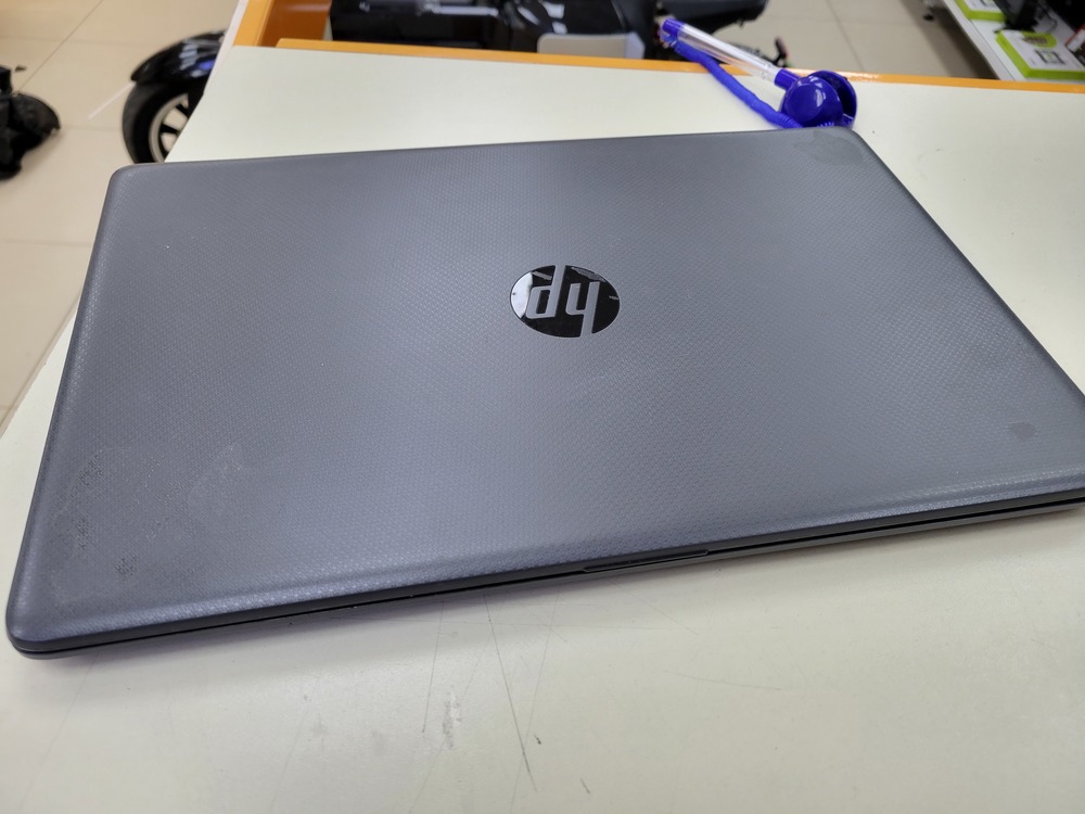 Ноутбук HP 250 G7; Celeron N4020, Intel UHD Graphics 600, 4 Гб, 256 Гб, Нет
