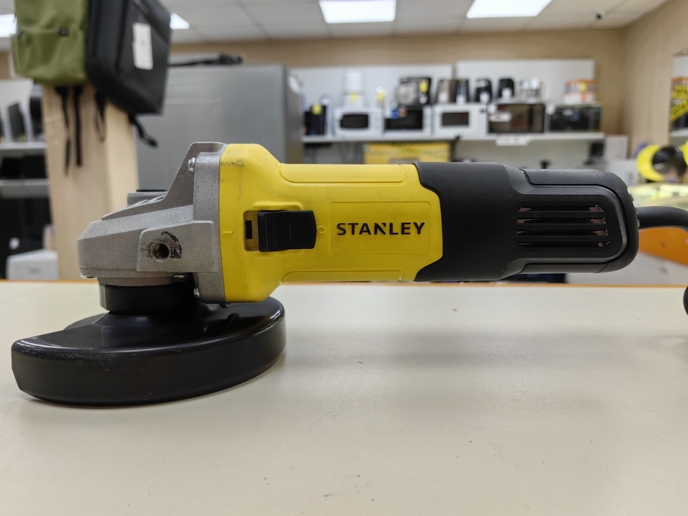 Угловая шлифмашина Stanley STGS7115