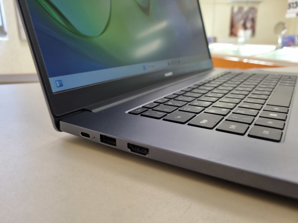 Ноутбук Huawei; I3-1115G4, Intel UHD Graphics, 8 Гб, 240 Гб, Нет