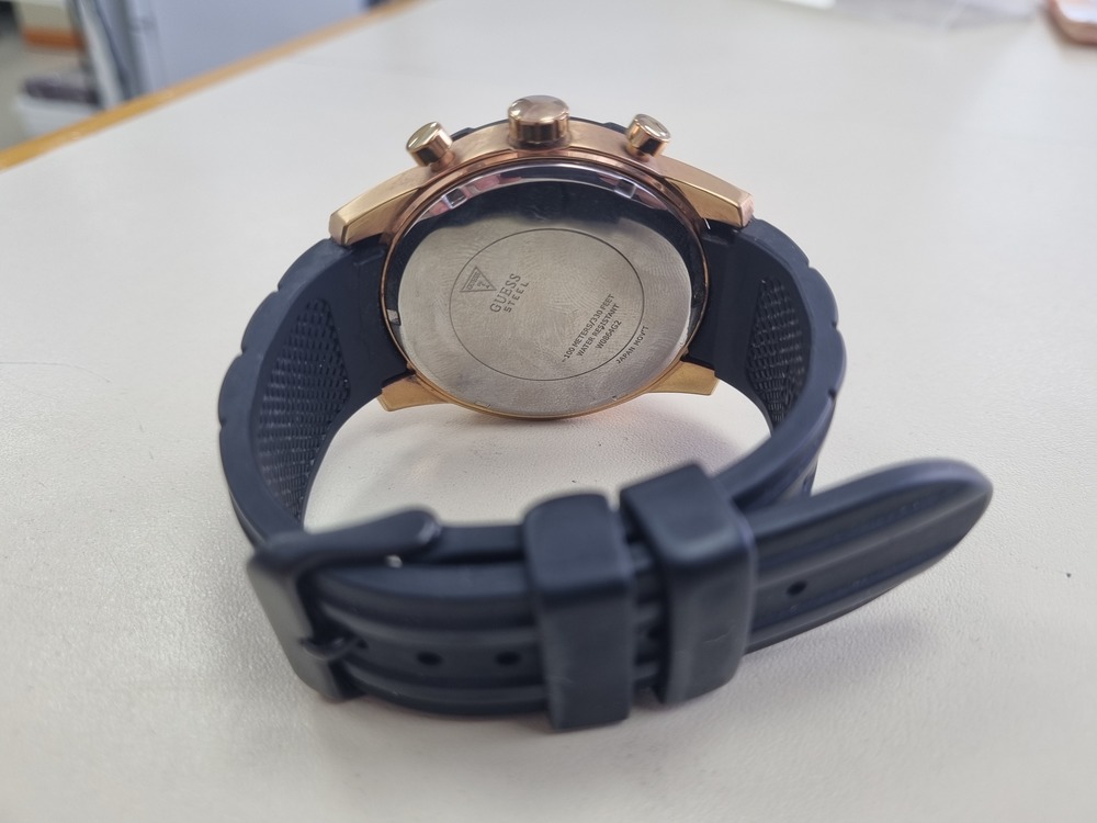 Часы наручные GUESS W0864G2