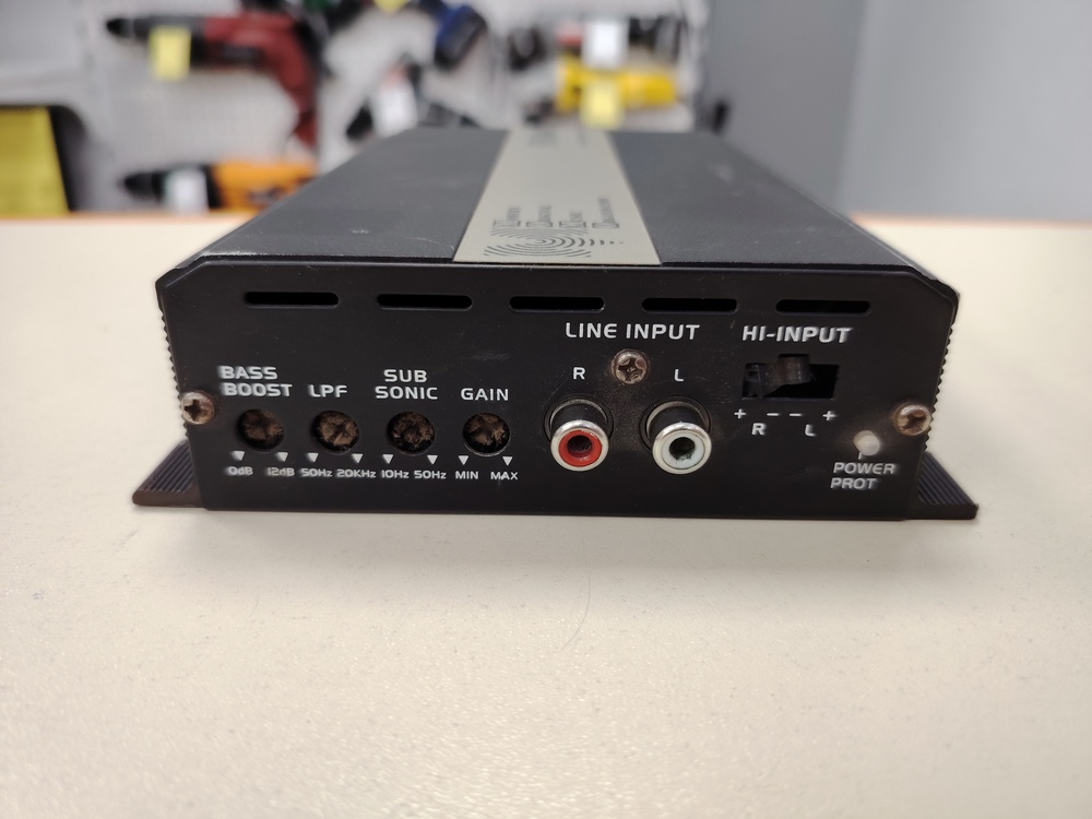 Усилитель моноблок Momo FR-500