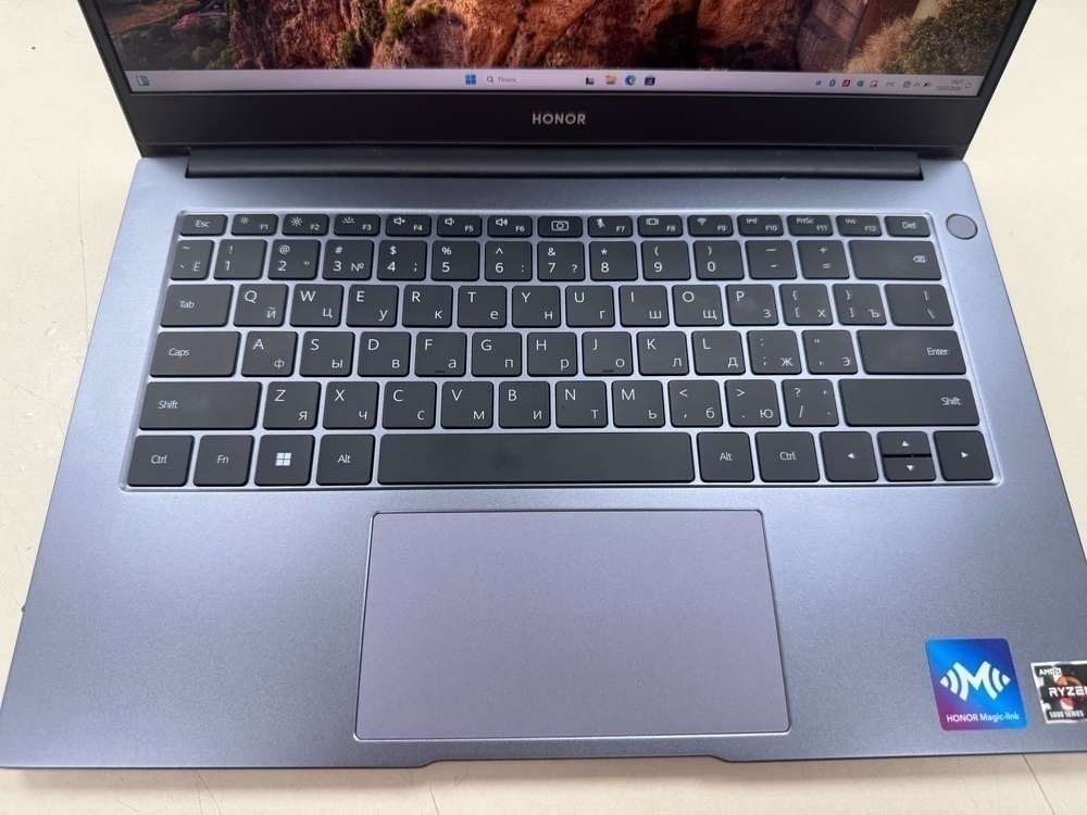 Ноутбук Honor; Sempron M120, Radeon Graphics, 8 Гб, 480 Гб, Нет