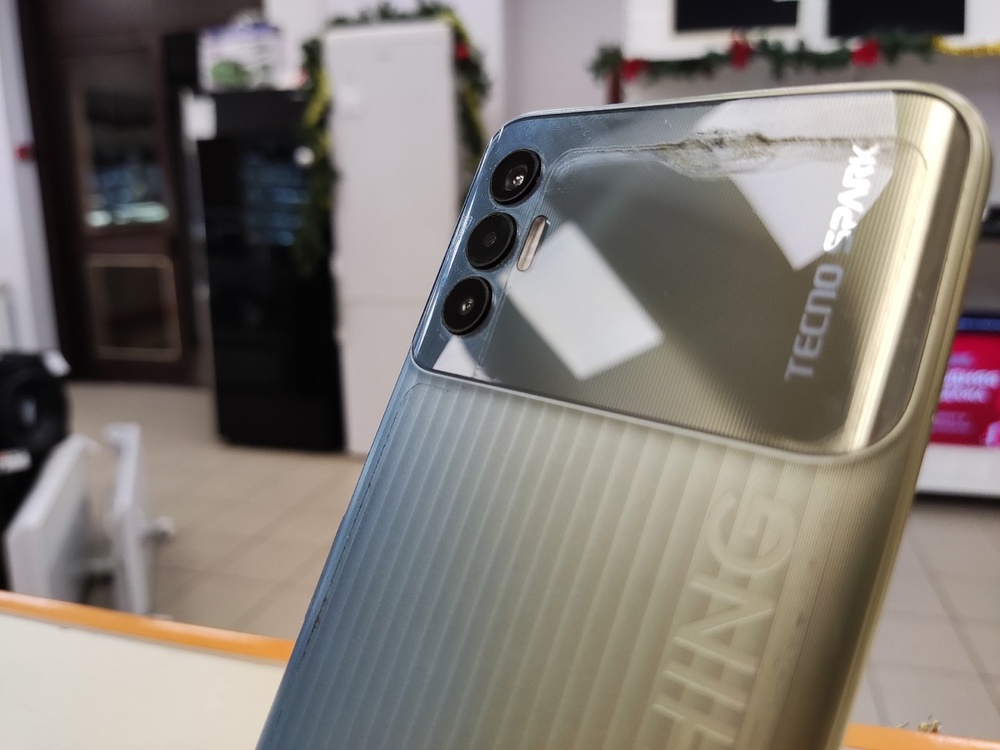 Смартфон Tecno Spark 8P 4/128