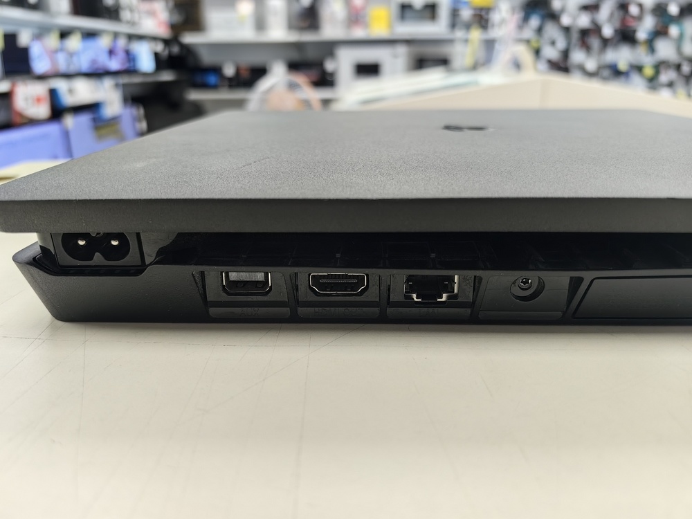 Игровая приставка PlayStation 4 Slim 500GB Игровая приставка PlayStation 4 Slim 500GB