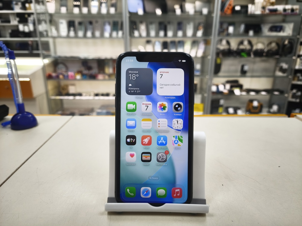 Смартфон Apple iPhone 11 64Gb