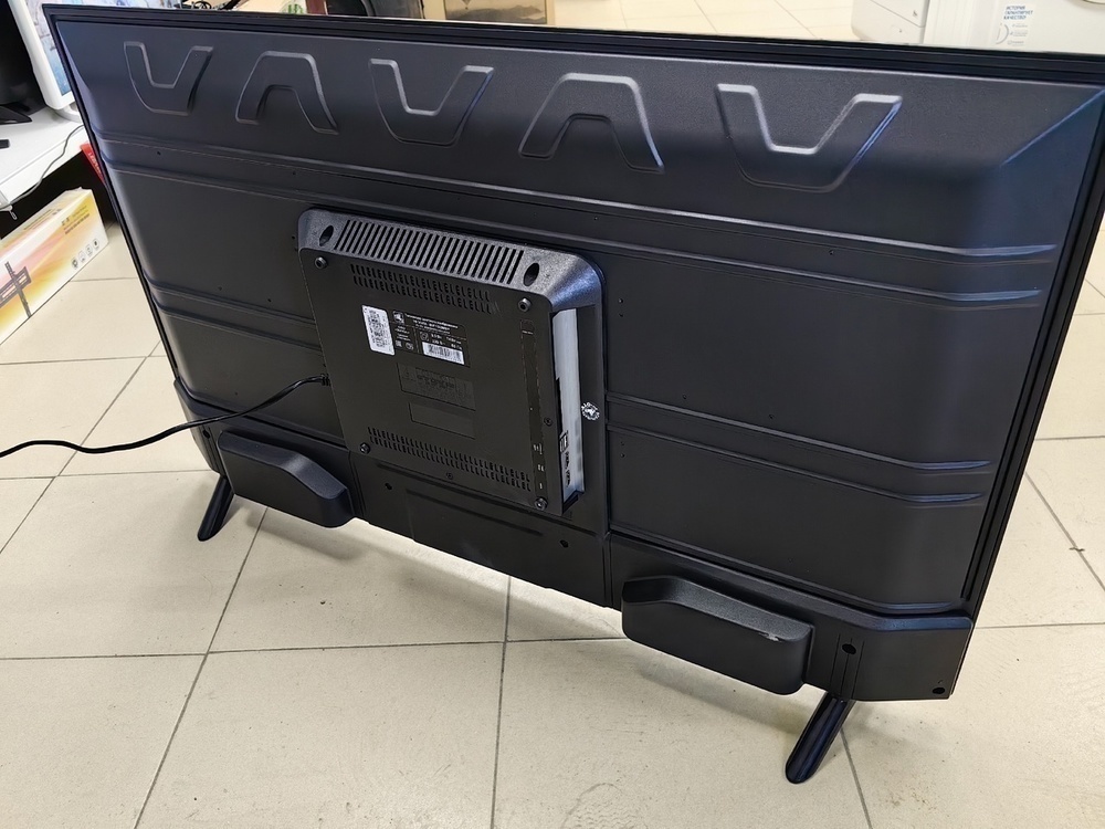 LED Телевизор HI VHIX-40F152MSY