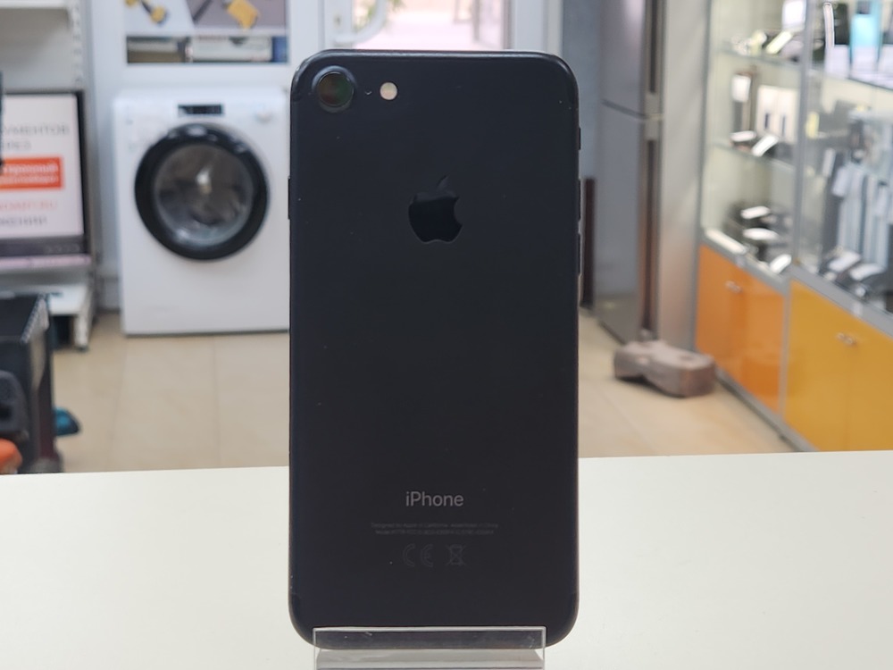 Смартфон Apple iPhone 7 32Gb