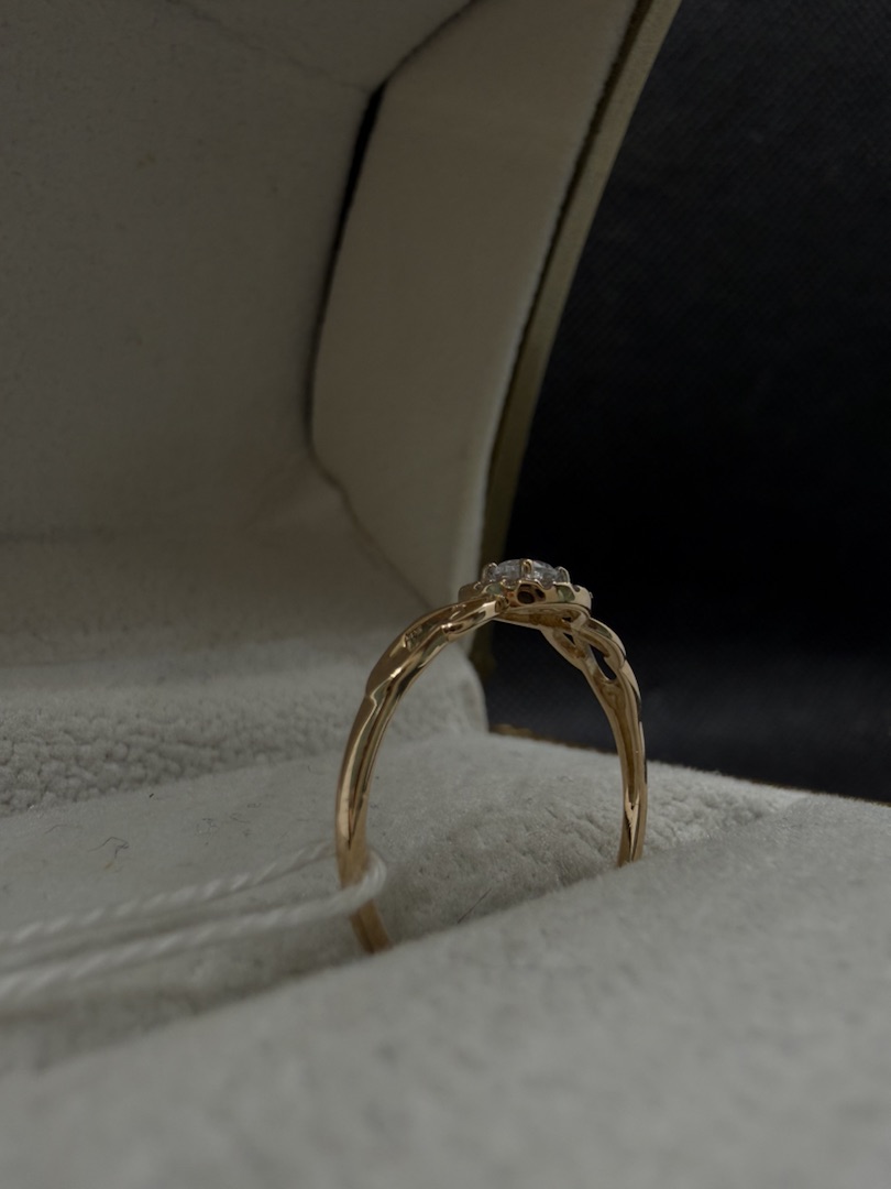 КОЛКМИ585 КОЛЬЦО С КАМНЯМИ (Au 585)