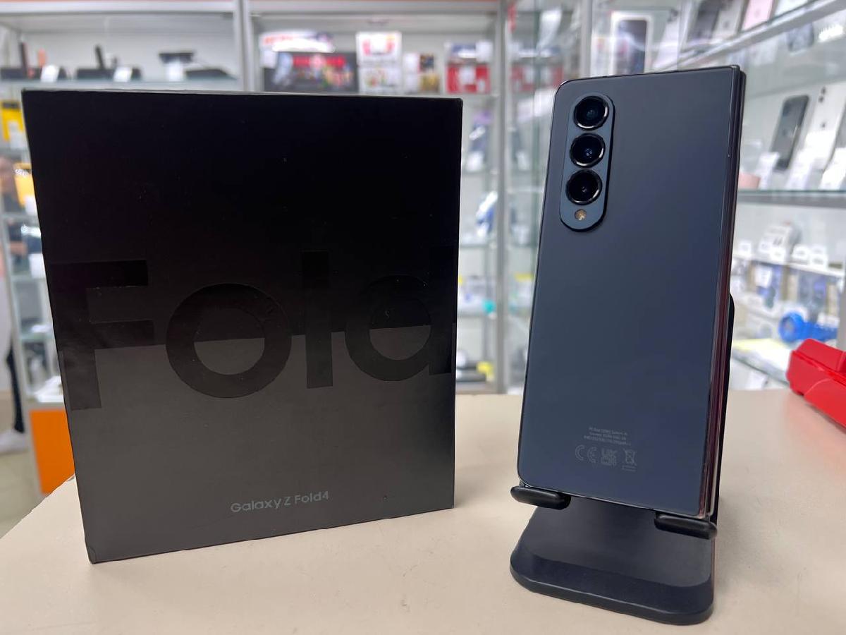 Смартфон Samsung Galaxy Z-Fold 4 12/256