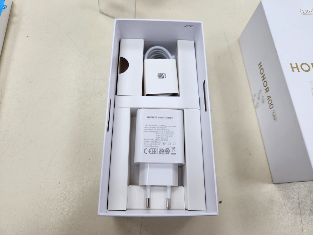 Смартфон Honor 400 Lite 8/256