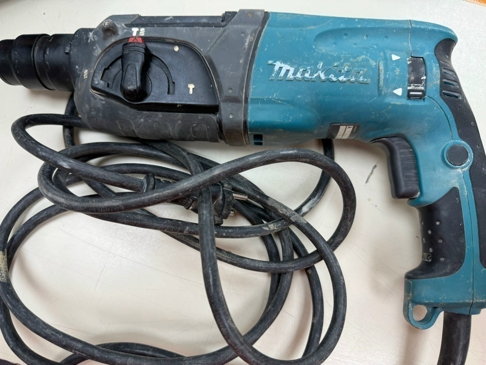 Перфоратор Makita HR2470