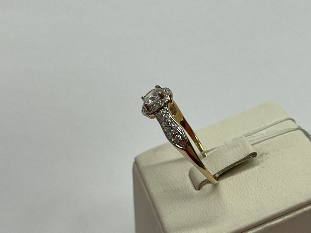 КОЛЬЦО С КАМНЯМИ (Au 585)