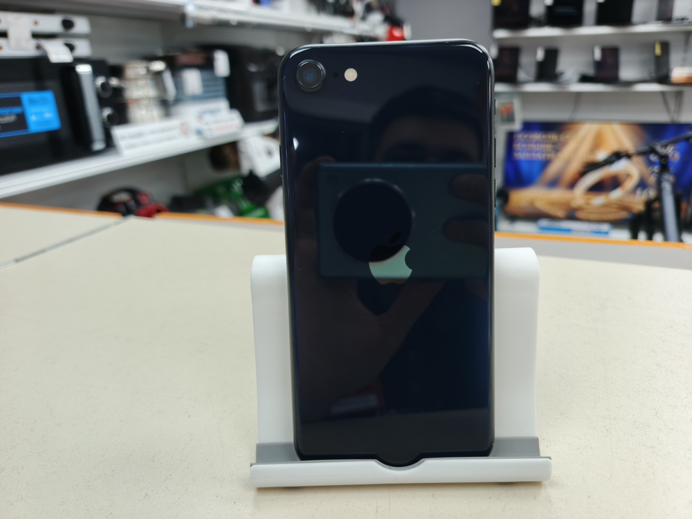 Смартфон Apple Iphone SE 2022 64GB