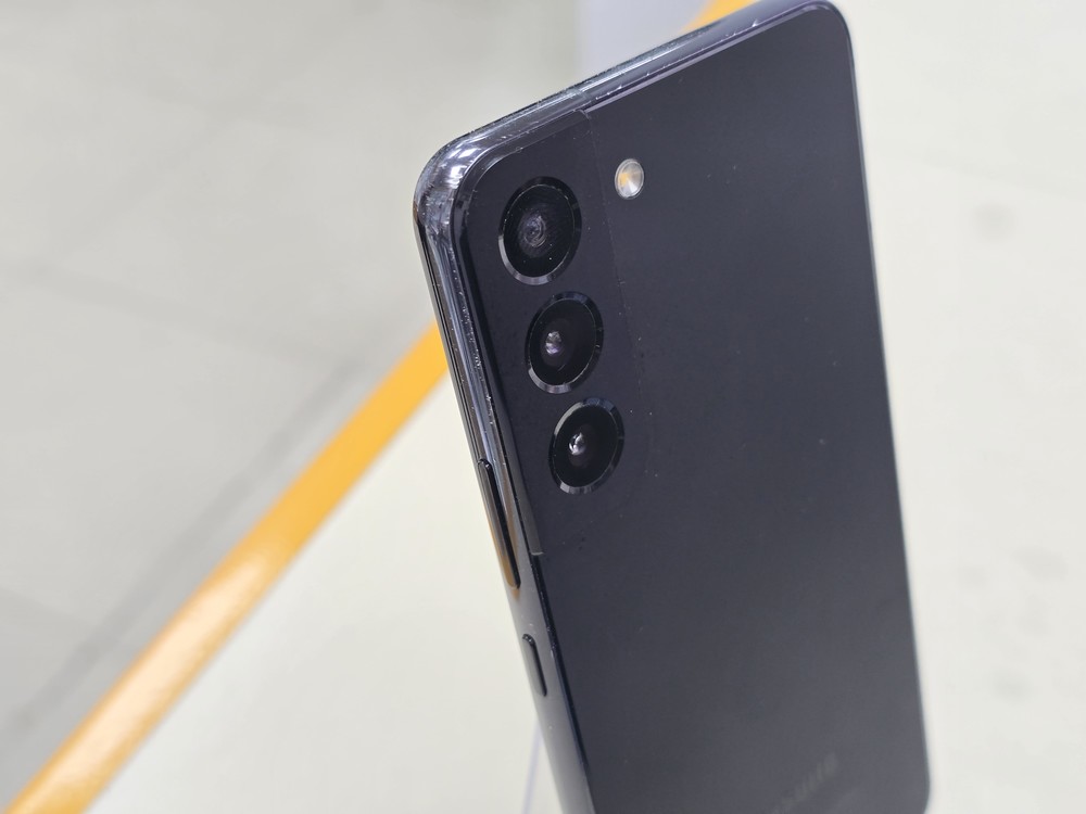 Смартфон Samsung Galaxy S22 8/128