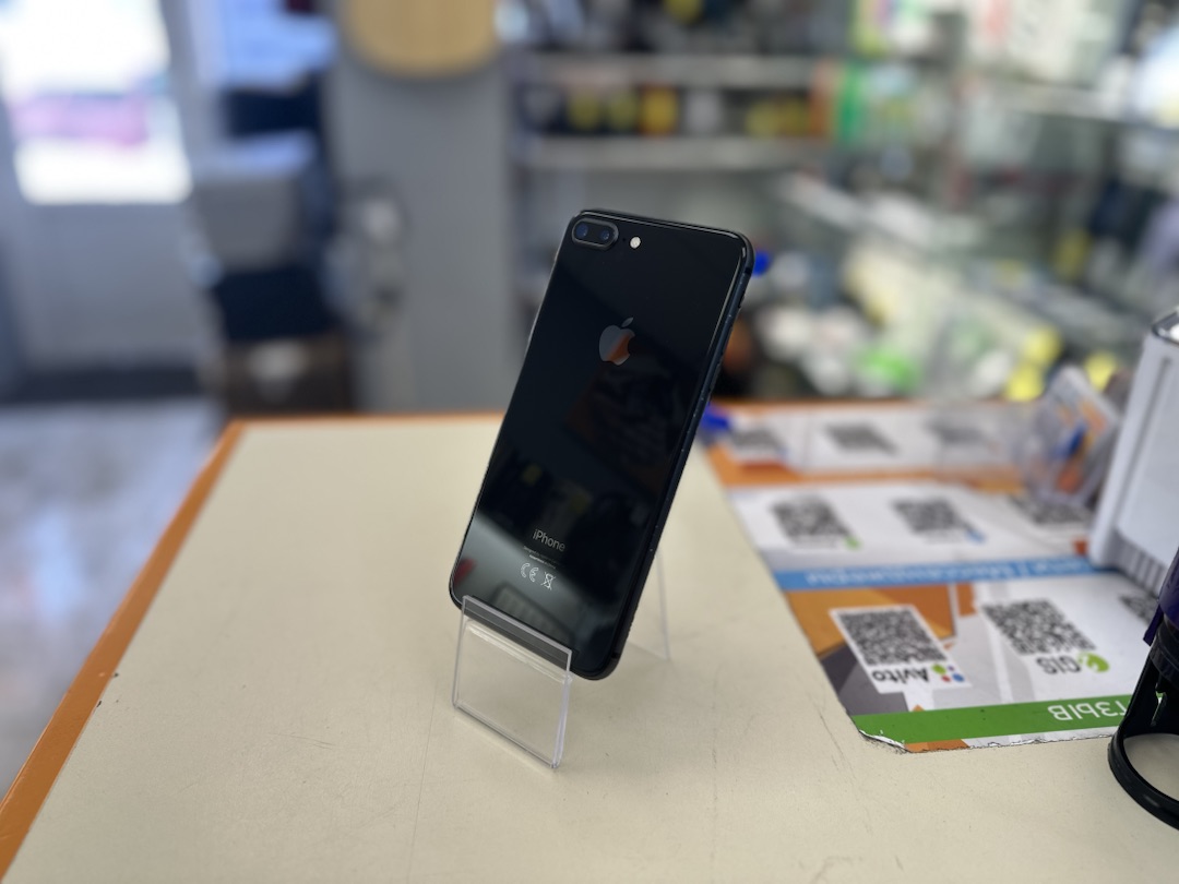 Смартфон Apple iPhone 8 Plus 64Gb