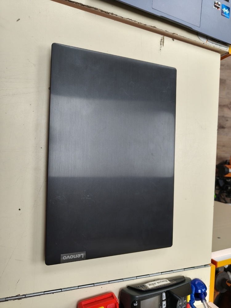 Ноутбук Lenovo; Pentium 5405U, Intel HD Graphics 610, 8 Гб, 128 Гб, Нет