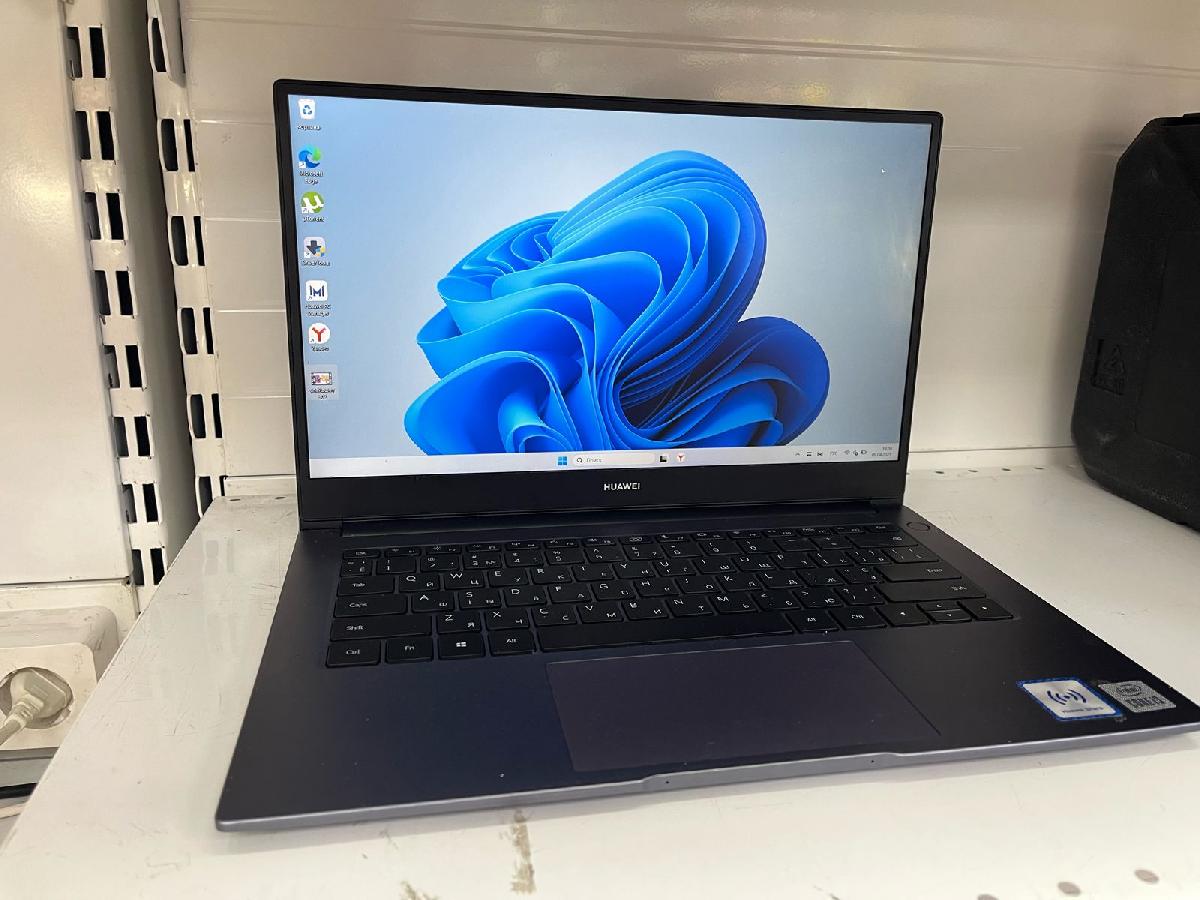 Ноутбук Huawei; Core i3-10110U, Intel UHD Graphics, 8 Гб, 240 Гб, Нет
