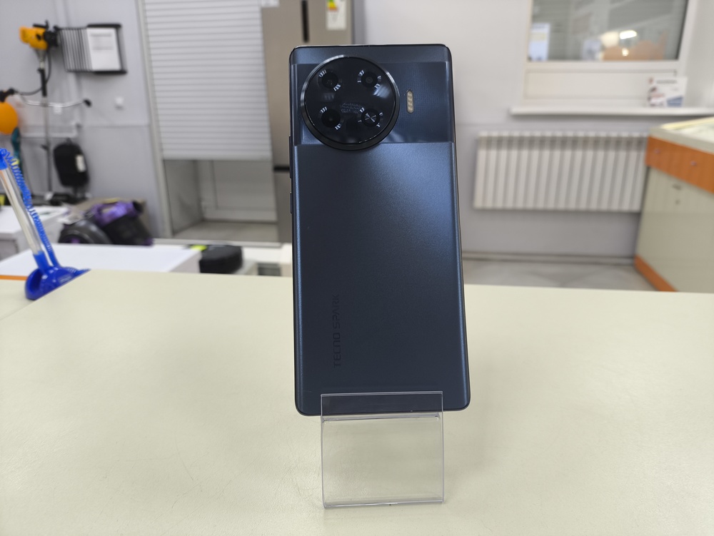 Смартфон Tecno SPARK 20 PRO + 8/256