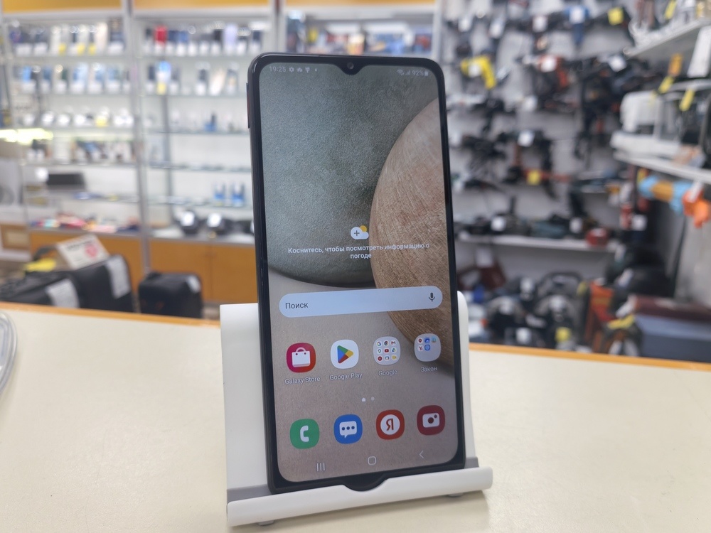Смартфон Samsung Galaxy A12 3/32