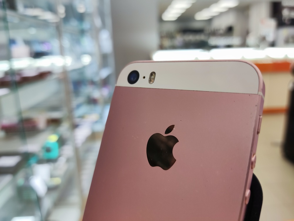Смартфон Apple iPhone 5SE 32Gb