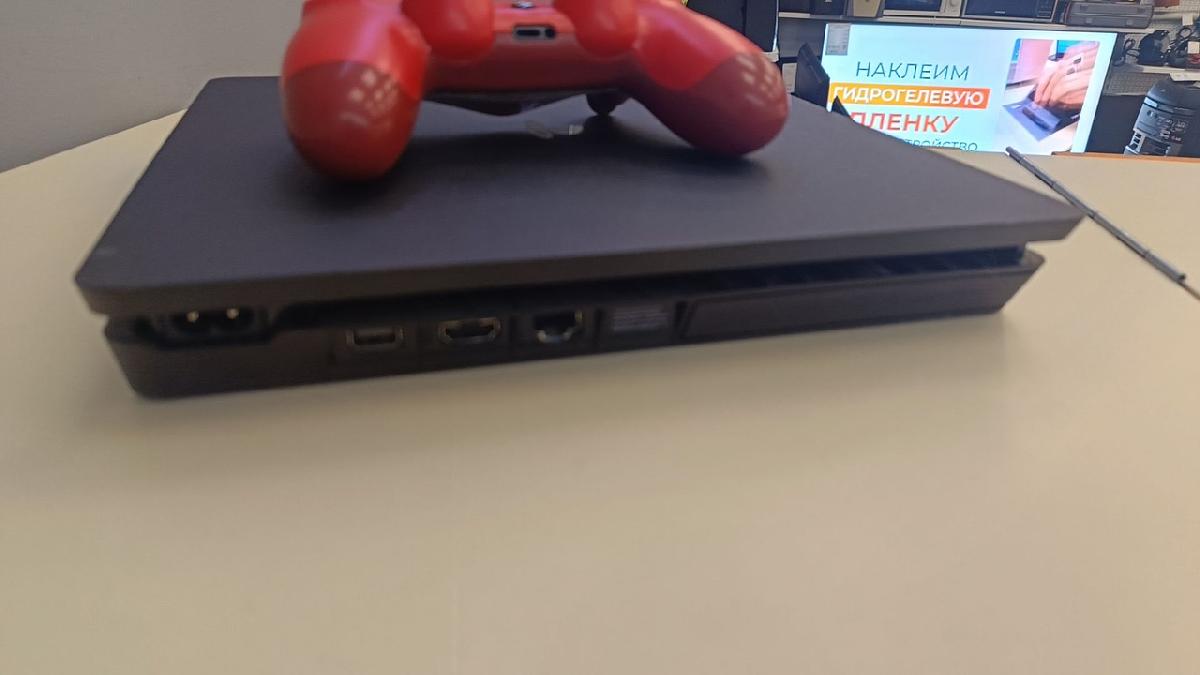 Игровая приставка PlayStation 4 Slim 500GB Игровая приставка PlayStation 4 Slim 500GB